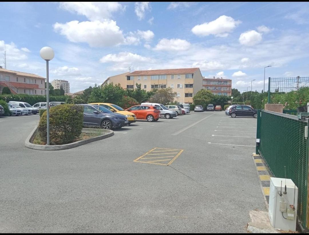 Frejus-Plage Et Centre-Ville, 28 M2, Accueil 4 Personnes, Francais, English Spoken Extérieur photo